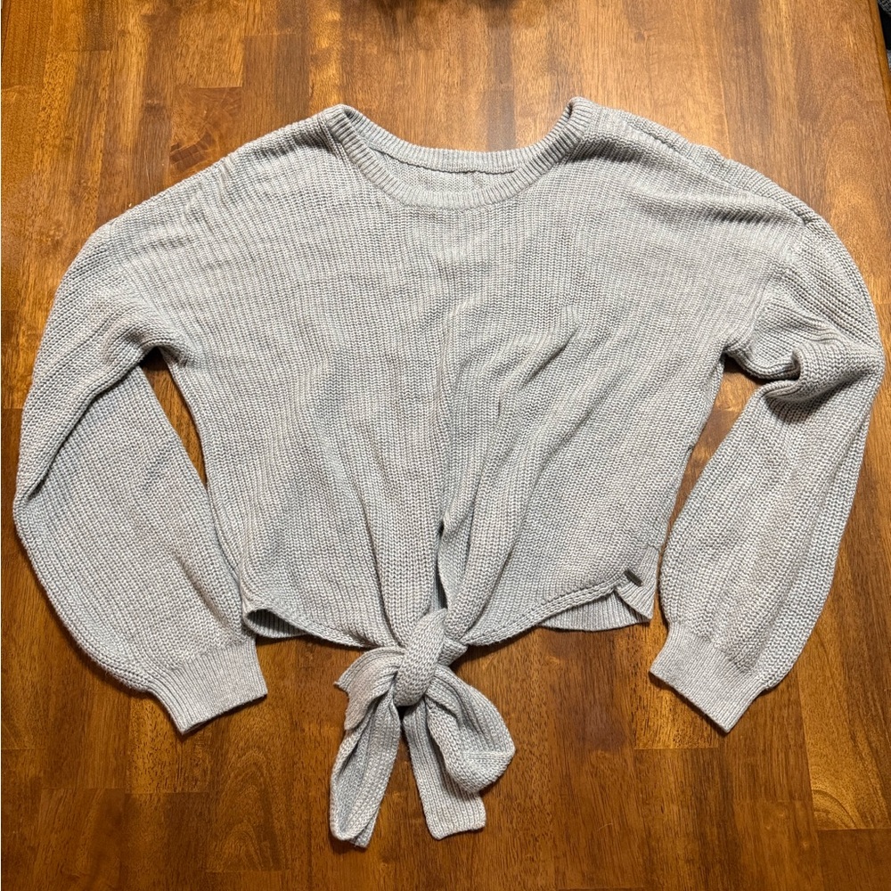 🤎Hollister Light Gray Tie-Front Sweater
